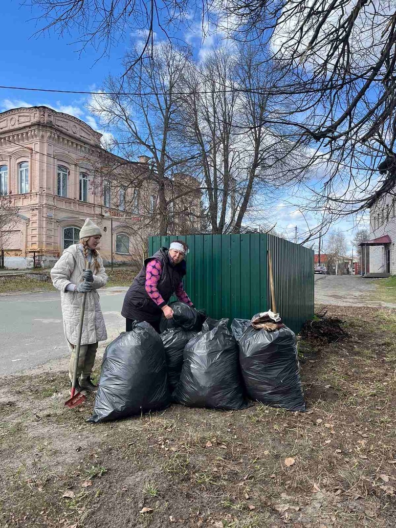 Администрация муниципального образования поселок Мстера | В прошедшие  выходные в поселке Мстера по инициативе жителей был организован субботник